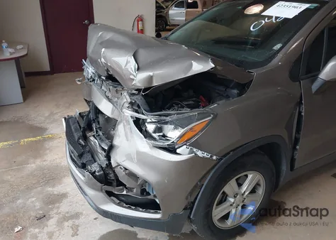 2021 Chevrolet Trax Fwd Ls from USA, damaged, VIN KL7CJKSB5MB310429